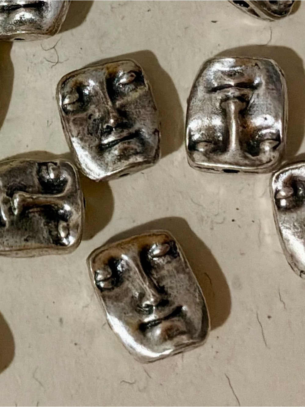 20 Vintage 90’s metal beads